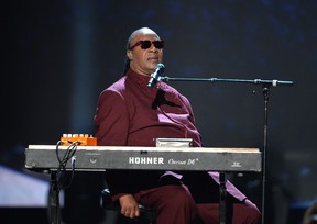 Stevie Wonder em evento em homenagem aos Beatles em Los Angeles, nos Estados Unidos (Foto: Kevin Winter/ Getty Images/ AFP)