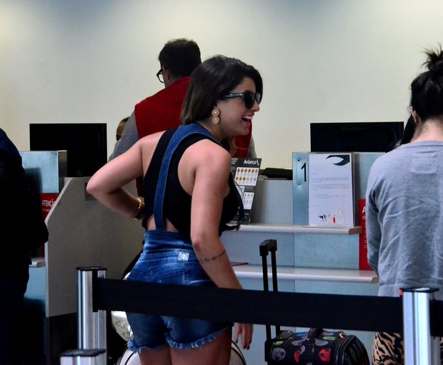Babi Rossi no aeroporto Santos Dumont (Foto: William Oda / AgNews)