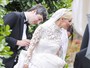Ops! Nicky Hilton mostra demais durante casamento com milionário