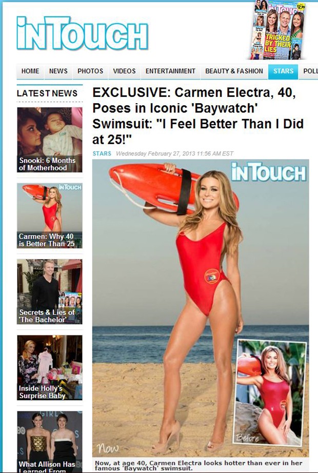 Carmen Electra posa com o icônico maiô de 'Baywatch' (Foto: Reprodução)