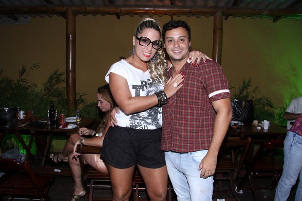 Taty Princesa e Charles Daves em festa no Rio (Foto: Alex Palarea/ Ag. News)