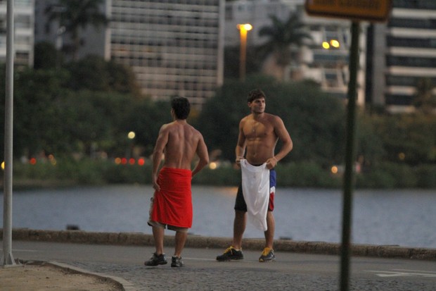 André ex-bbb malhando em orla no Rio de Janeiro (Foto: Gil Rodrigues/ FotoRio News)