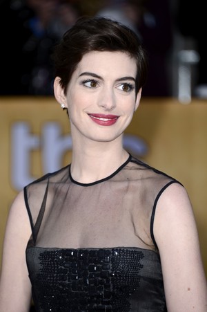 Anne Hathaway no SAG Awards (Foto: AFP)