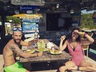 Bruno Gagliasso e Giovanna Ewbank mostram almoço nas Bahamas