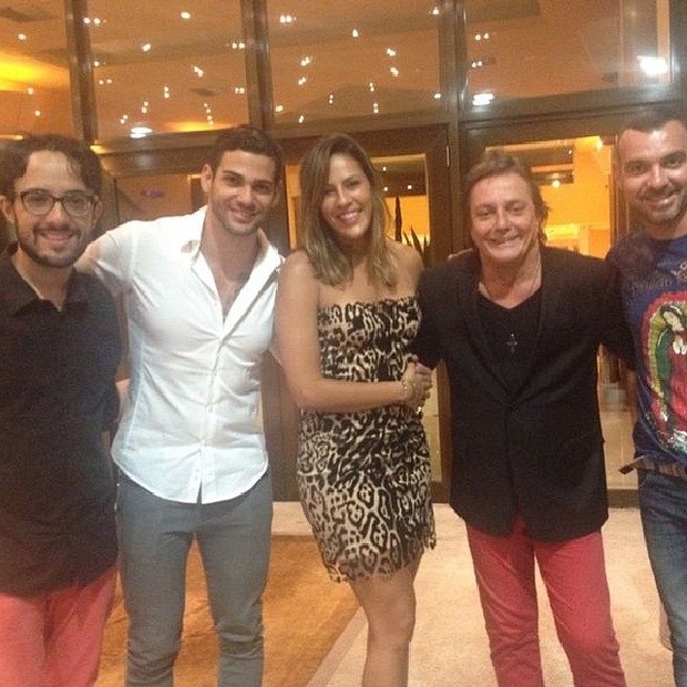 Ex-participantes do &#39;BBB 14&#39; Alisson, Rodrigo, Princy e Vagner com Fábio Jr. em hotel no Rio (Foto: Instagram/ Reprodução)