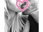 Gabriela Pugliesi beija novo namorado: 'Viva o amor e a breguice'