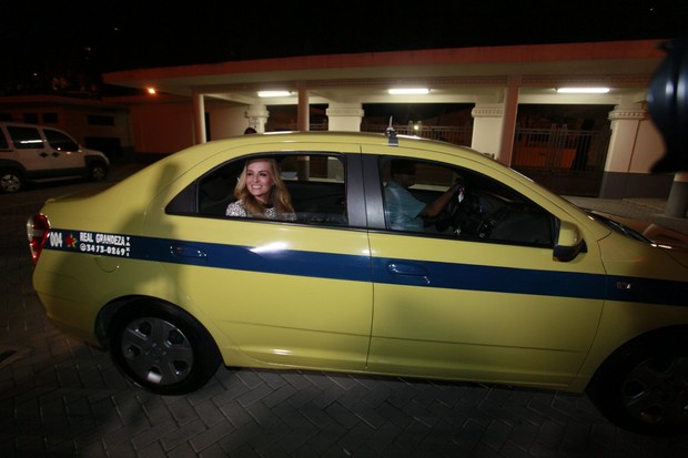 Angélica chegando ao Globo de Ouro (Foto: Isac Luz / EGO)