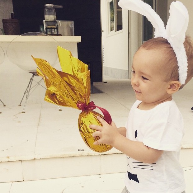Ana Hickmann mostra filho com ovo (Foto: Instagram)