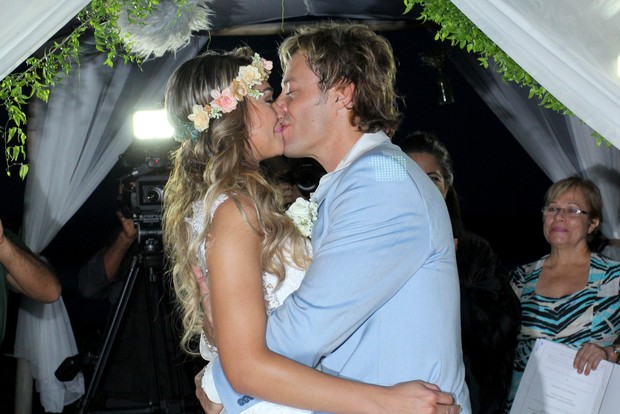 Raphaela e Theo Becker se casam (Foto: Alex Palarea/AgNews)