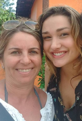 Kátia Abreu com Sasha (Foto: Reprodução / Instagram)