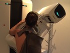Camila Pitanga posta foto fazendo mamografia e diz: 'Desmistificação'