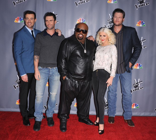 Carson Daly, Adam Levine, Cee Lo Green, Christina Aguilera e Blake Shelton (Foto: AKM-GSI BRASIL / Splash News)