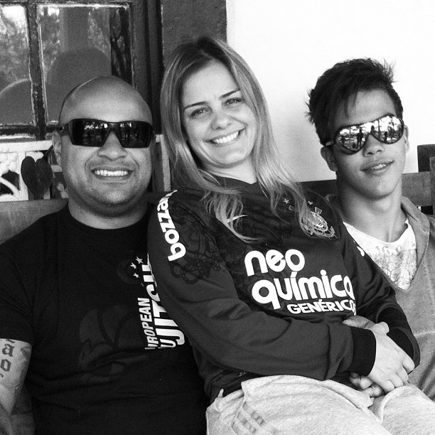 Milene Domingues com o namorado e o filho (Foto: Reprodução/ Instagram)