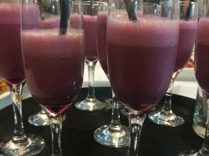 Drink servido na festa de lançamento da novela Além do Tempo (Foto: EGO)