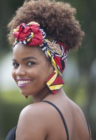 Jennifer Nascimento ensina como usar turbantes nos cabelos afro, veja vídeo