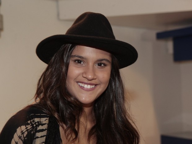 Giulia Costa no show de Luan Santana no Rio (Foto: Isac Luz/ EGO)