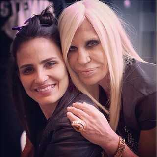 Fernanda Tavares e Donatella Versace (Foto: Reprodução do Instagram)