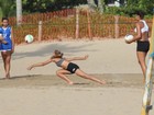 Sasha volta a treinar vôlei nas areias do Rio de Janeiro