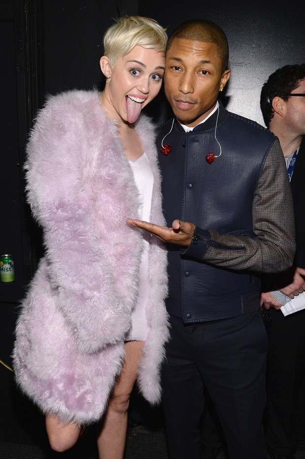 Miley Cyrus e Pharrel (Foto: AFP)