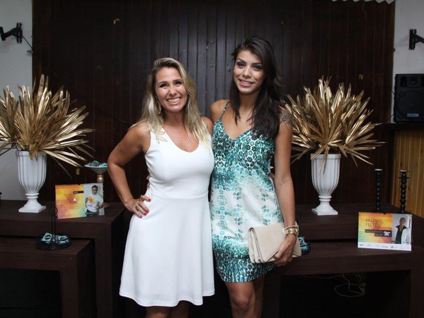 Andréia Sorvetão e ex-BBB Franciele Almeida em evento beneficente no Rio (Foto: Alex Palarea/ Ag. News)