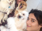 Zilu posta foto com Camilla Camargo e cachorros e filosofa na rede