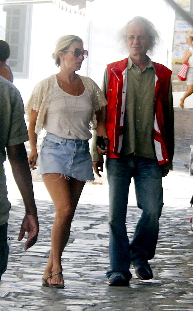 Kate Moss e amigo (Foto: The Grosby Group)