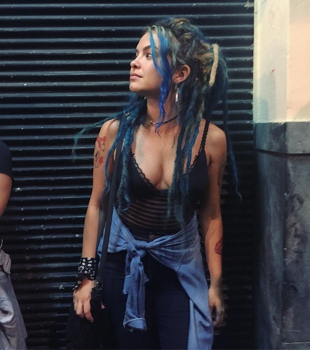 Lua Blanco pintou o cabelo de azul para fazer filme gay (Foto: Reprodução do Instagram)
