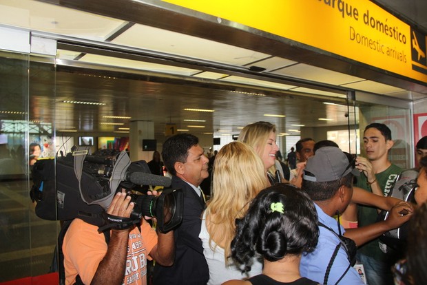 Fernanda, ex-BBB, no aeroporto em Belem no Pará (Foto: Wesley Costa/AgNews)