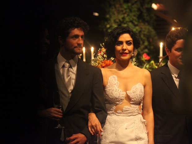 Letícia Sabatella se casa com Fernando Alves em São Paulo (Foto: Leo Franco e Thiago Duran/ Ag. News)