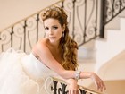 Renata Dominguez divulga sua primeira foto vestida de noiva