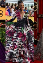 Camila Alves é eleita por internautas a mais bem-vestida do SAG Awards