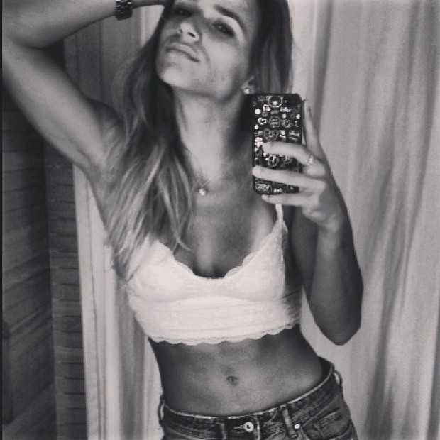 Jade Barbosa exibe barriguinha em foto (Foto: Instagram/ Reprodução)