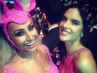Fotos postadas em rede social mostram famosos se divertindo em baile de gala