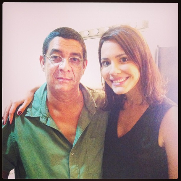 Zeca Pagodinho no camarim com Juliana Knust (Foto: reprodução do Instagram)