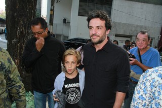 Rodrigo Lombardi no velório de Umberto Magnani (Foto: Amauri Nehn/Brazil News)