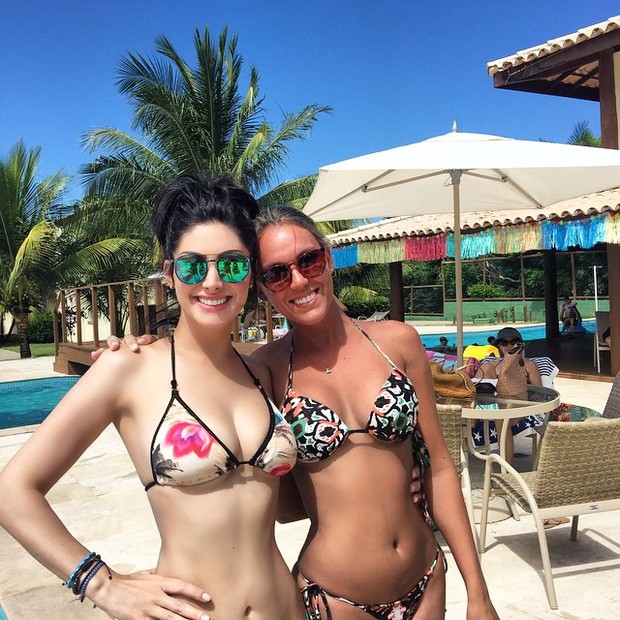 Francine Piaia com amiga (Foto: Reprodução/Instagram)