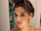 Giulia Costa mostra maquiagem e arranca elogio de fãs na web