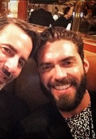 Marc Jacobs e ex-namorado brasileiro aparecem juntos e fãs comemoram
