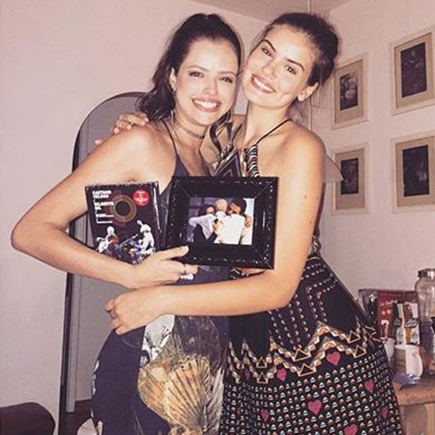 Agatha Moreira e Camila Queiroz em festa no Rio (Foto: Instagram/ Reprodução)