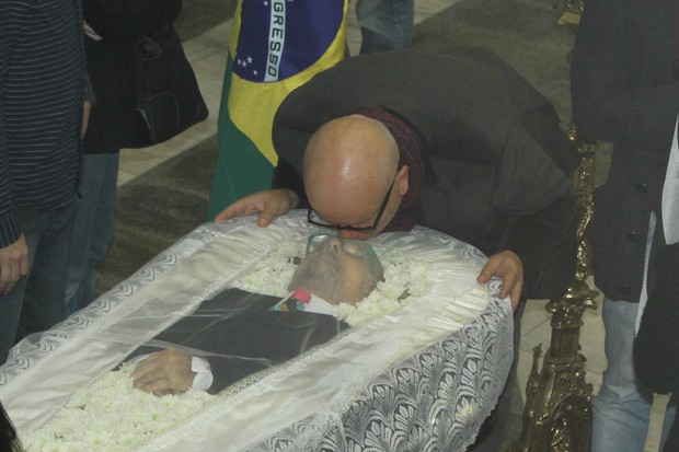 Marcelo Tas no velório de Goulart de Andrade (Foto: Amauri Nehn /  Brazil News )