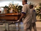 Corpo de Sandra Moreyra é levado para cremação em cemitério do Rio