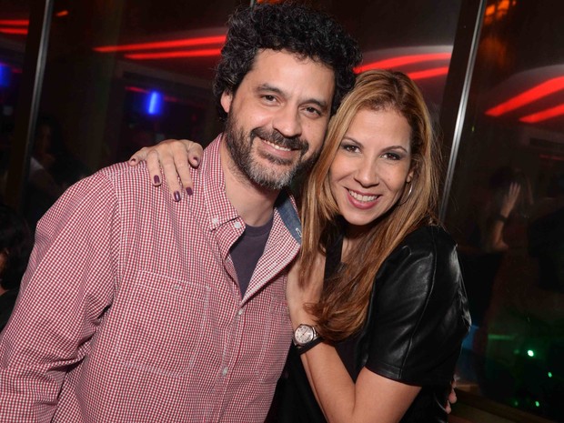 Bruno Garcia e Carla Daniel em restaurante na Zona Oeste do Rio (Foto: Ari Kaye/ Divulgação)