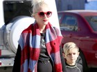 Blusa justinha evidencia barriguinha de gravidez de Gwen Stefani