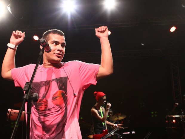 Thiago Martins em show no Rio (Foto: Raphael Mesquita/ Divulgação)