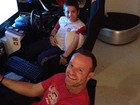 Rubens Barrichello se diverte com os filhos: 'Loucos por um volante'