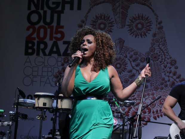 Paula Lima canta em evento em shopping na Zona Oeste do Rio (Foto: Marcello Sá Barretto/ Ag. News)