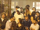 Neymar curte a noite carioca com amigos e deixa festa acompanhado