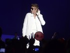 Depois de decepcionar público paulista, Bieber canta 'Baby' no Rio