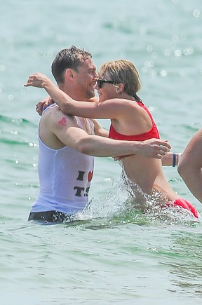 Taylor Swift e Tom Hiddleston (Foto: AKM-GSI)