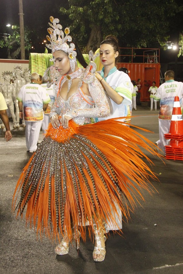 Thaila Ayala no Rio (Foto: Marcos Ferreira/Fotorio News)